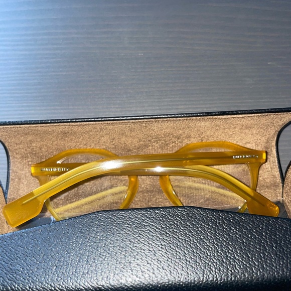 Stylish Burberry Glasses (NWT) - Picture 4 of 7